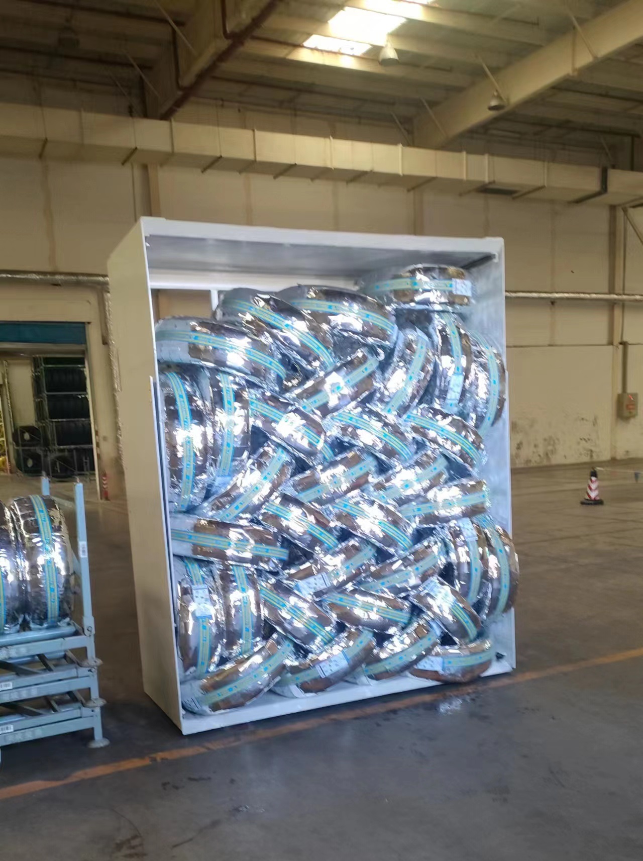 Tyre Container Layout Forklift Attachment Use In Tires Industry-Huamai Attachments